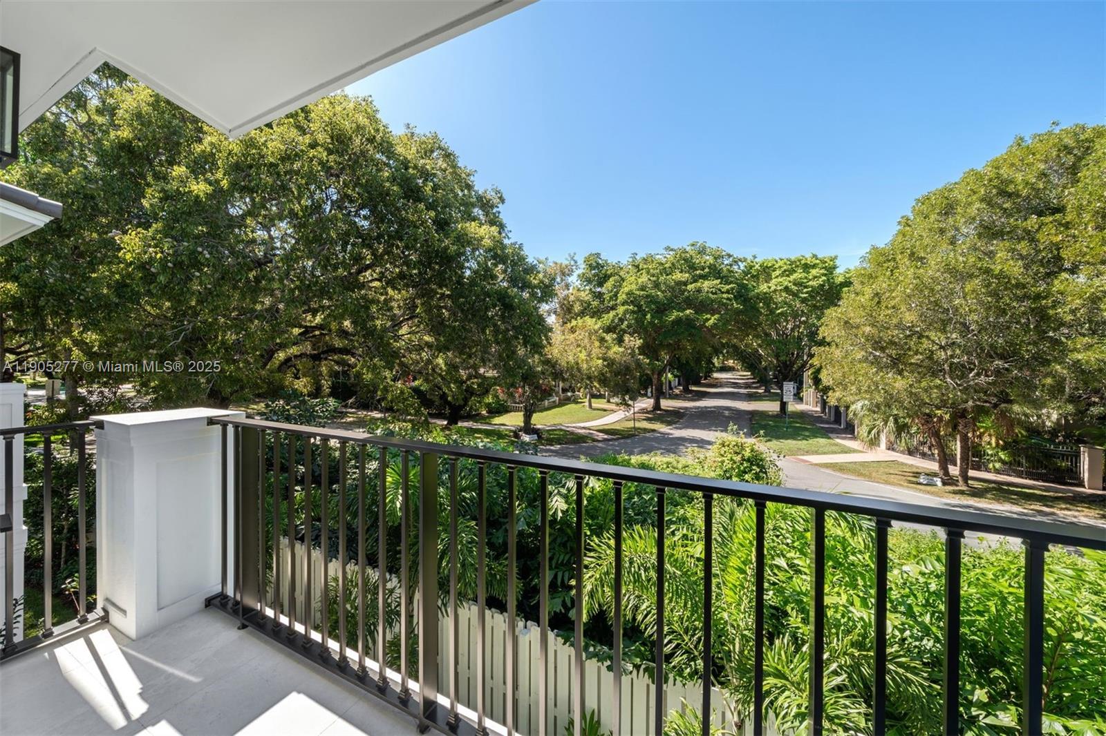 4191 Battersea Rd Miami, FL 33133