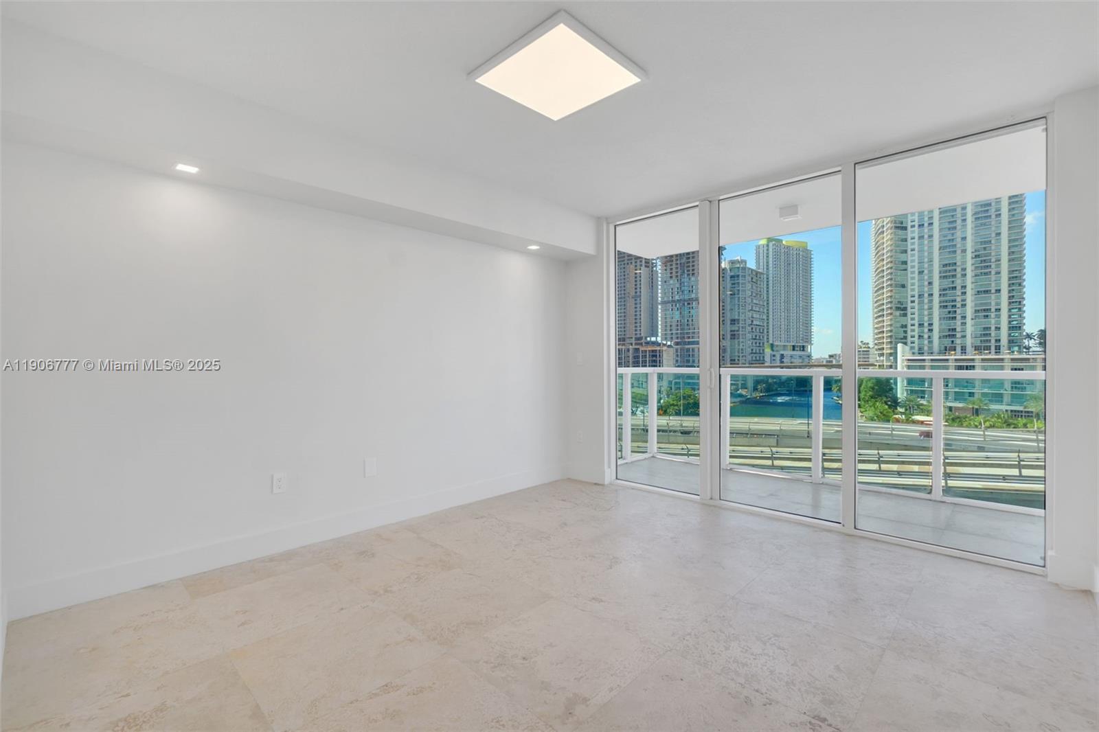 image Brickell On The River11