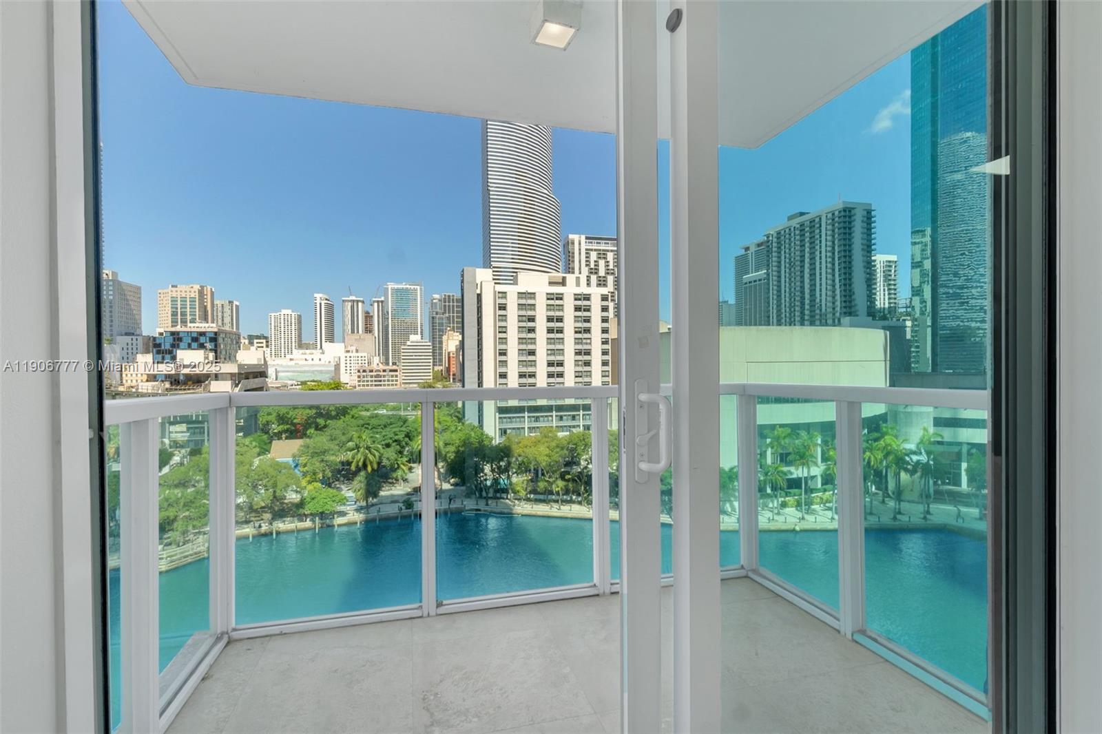 image Brickell On The River19