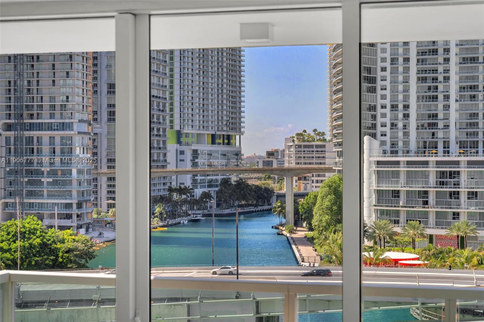 image Brickell On The River32