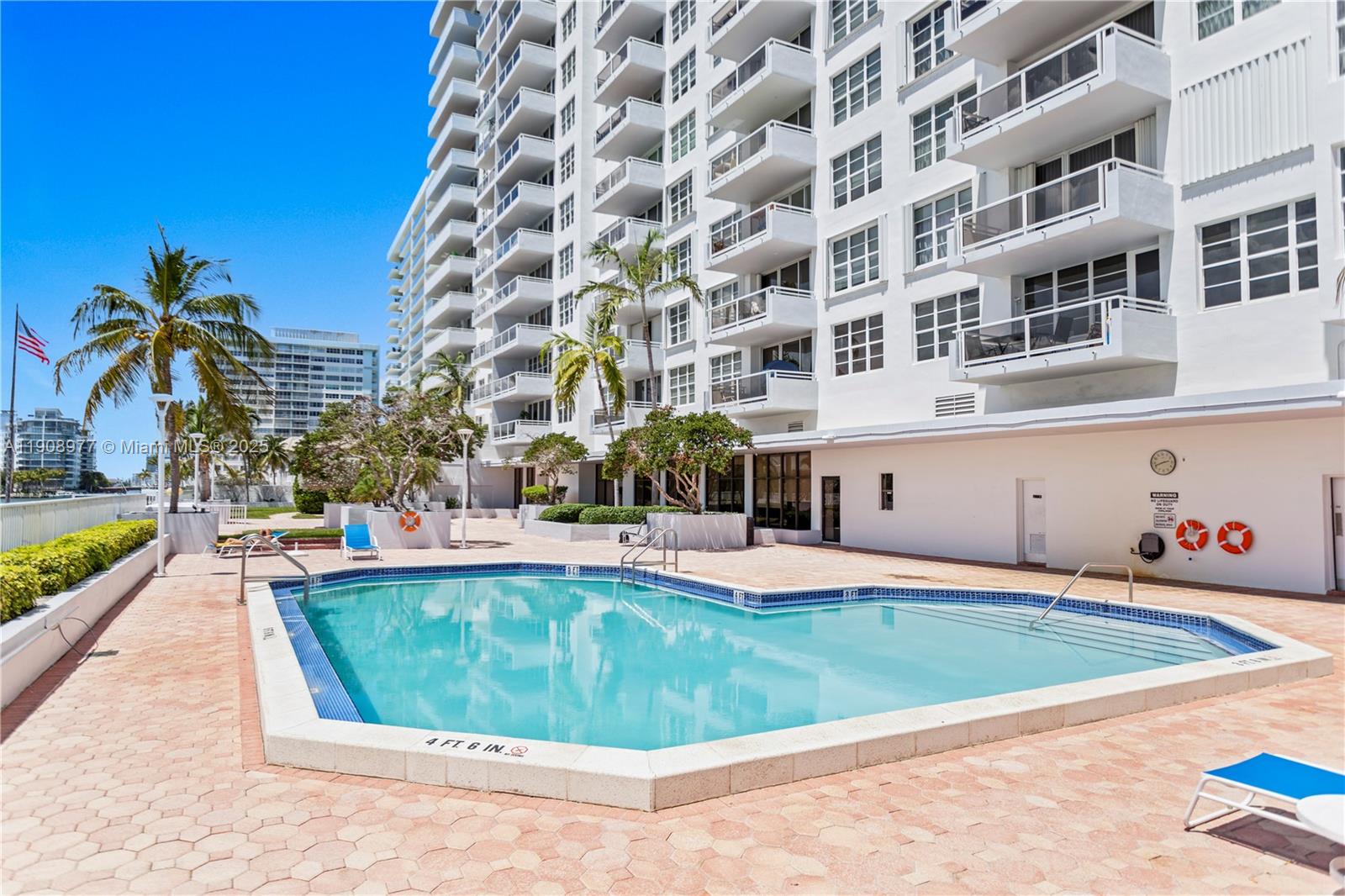 5700 Collins Ave #3a Miami Beach, FL 33140