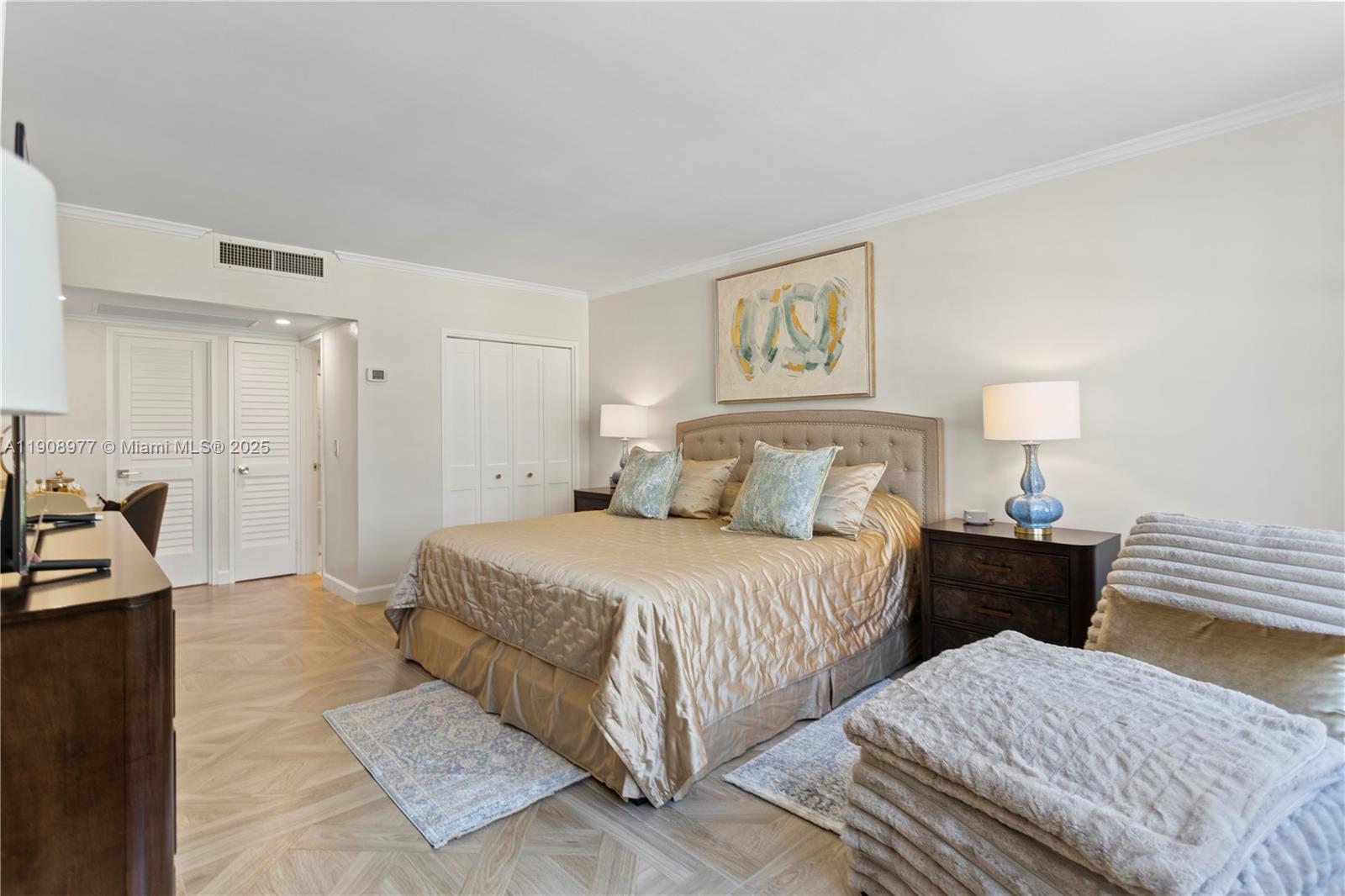 5700 Collins Ave #3a Miami Beach, FL 33140