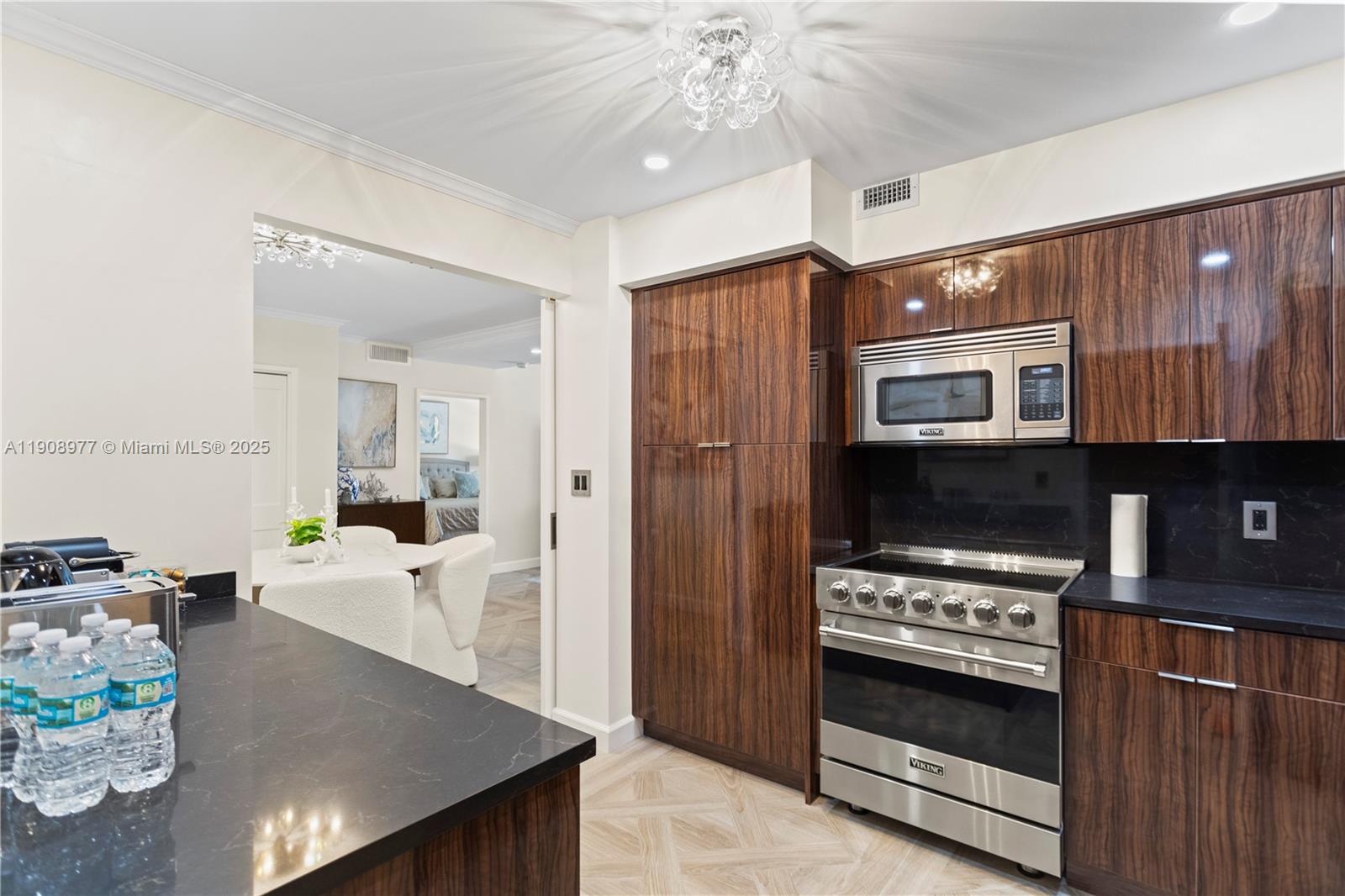 5700 Collins Ave #3a Miami Beach, FL 33140