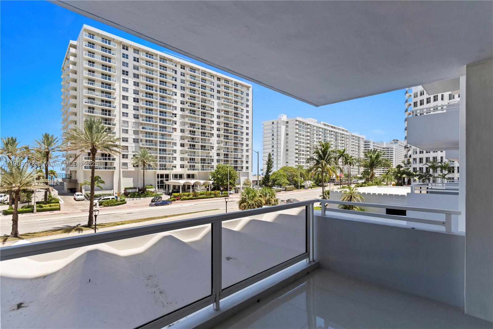 5700 Collins Ave #3a Miami Beach, FL 33140