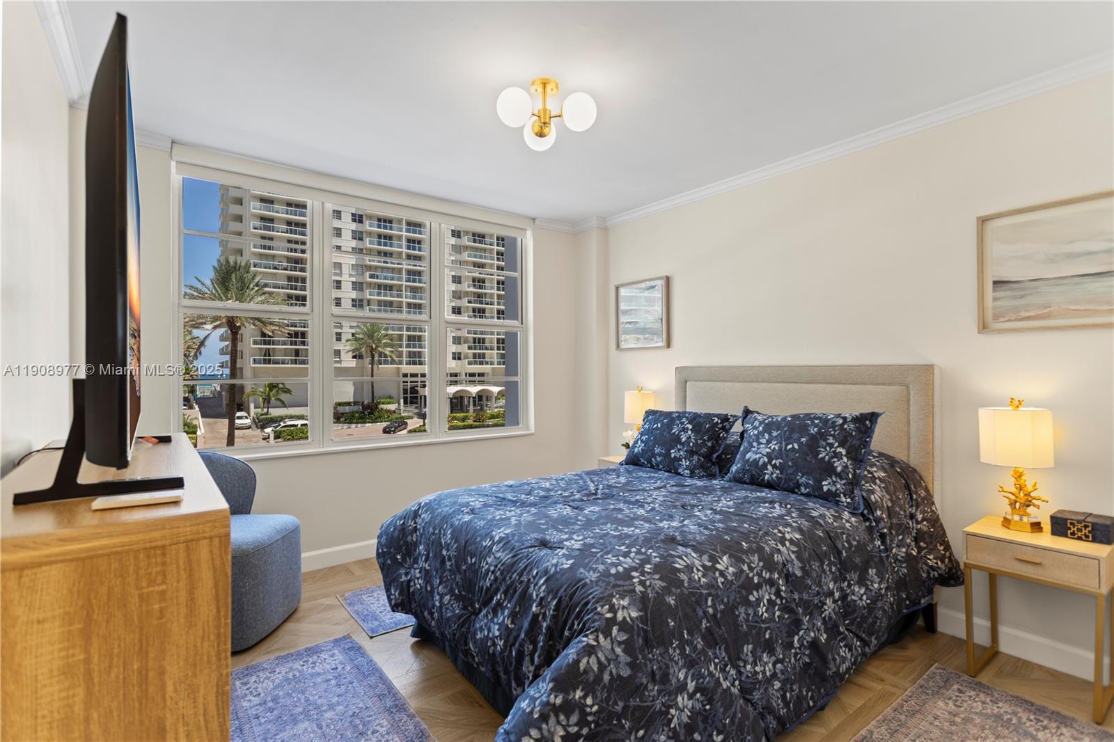 5700 Collins Ave #3a Miami Beach, FL 33140