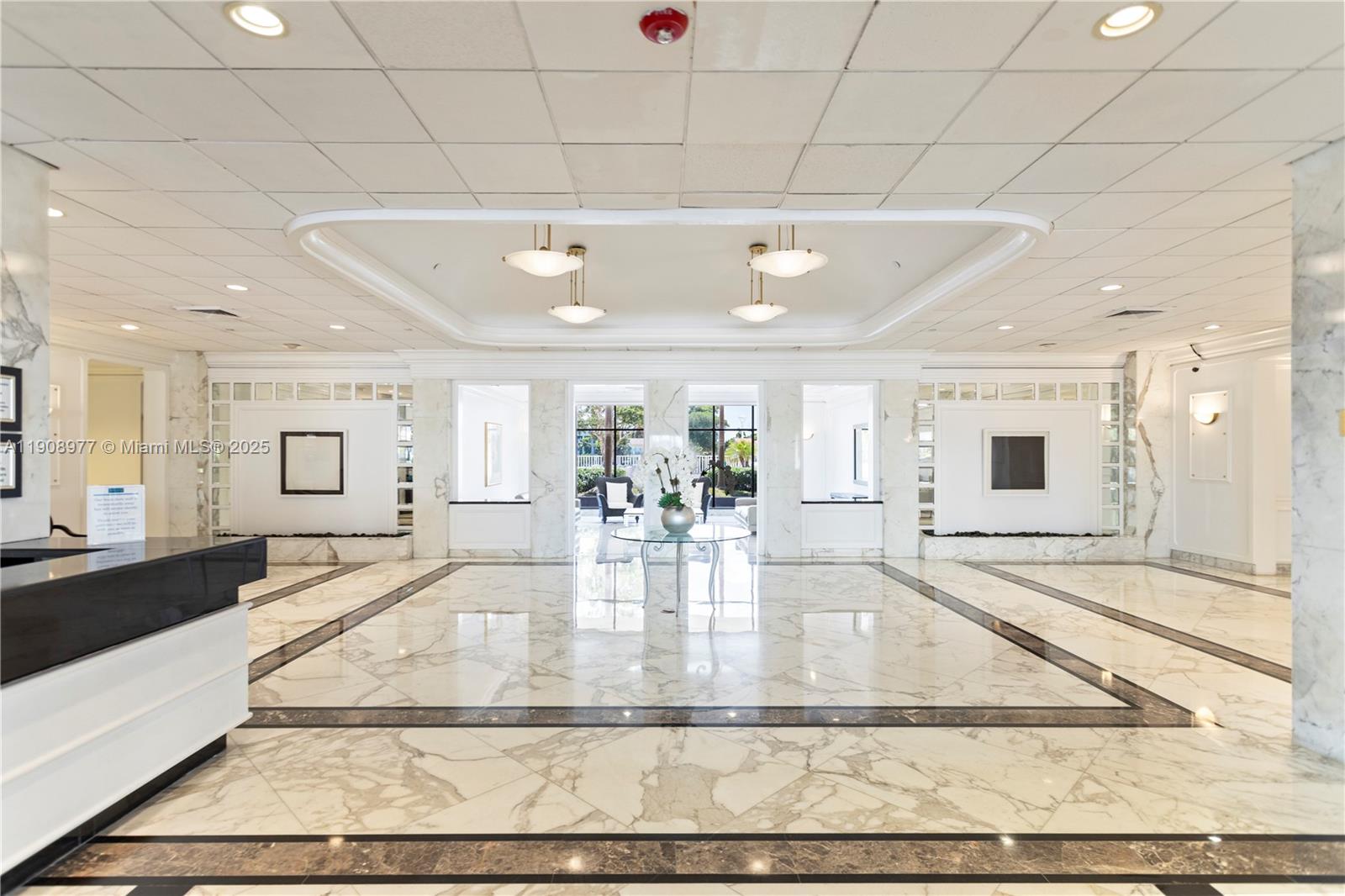 5700 Collins Ave #3a Miami Beach, FL 33140