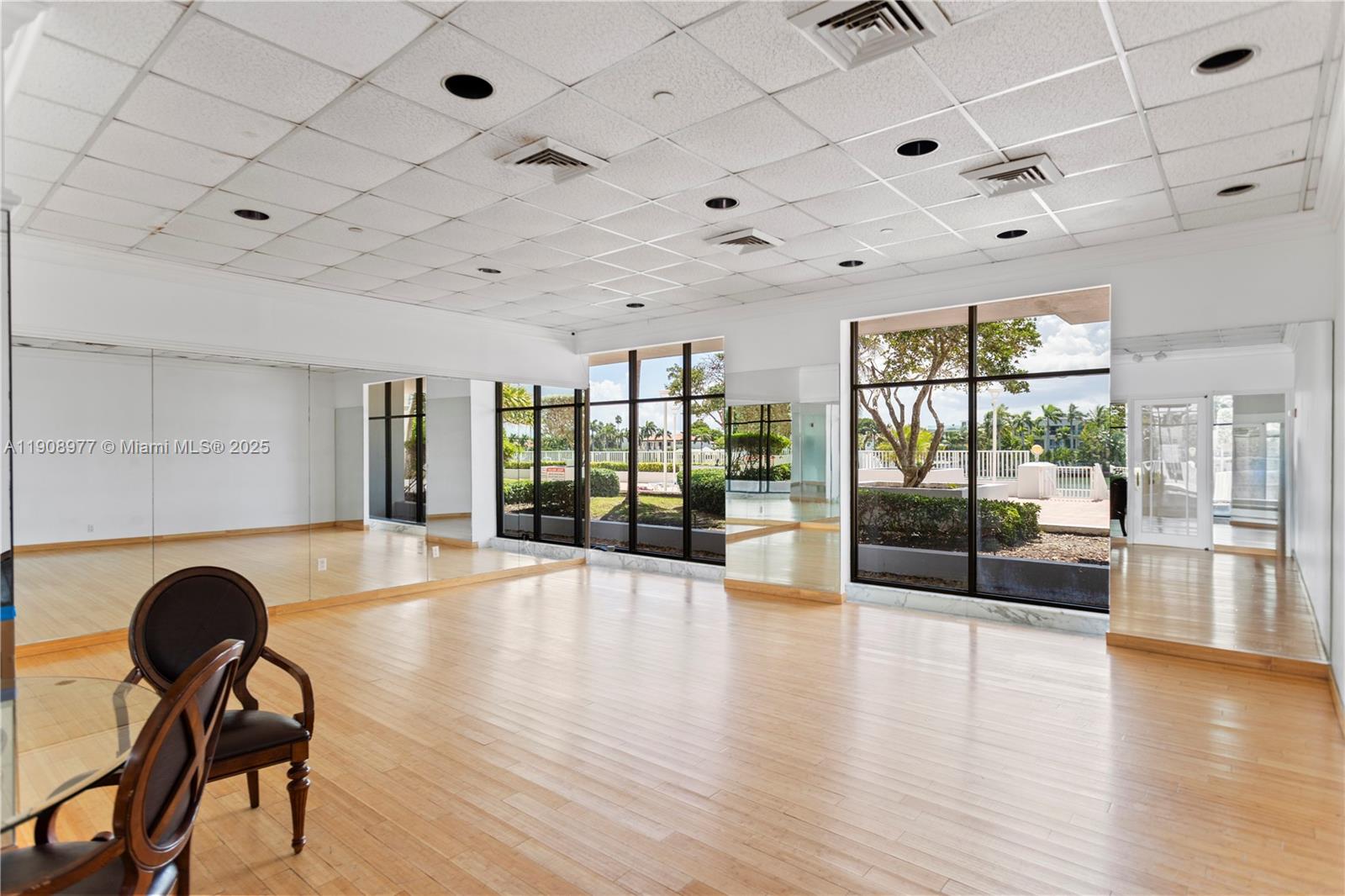 5700 Collins Ave #3a Miami Beach, FL 33140