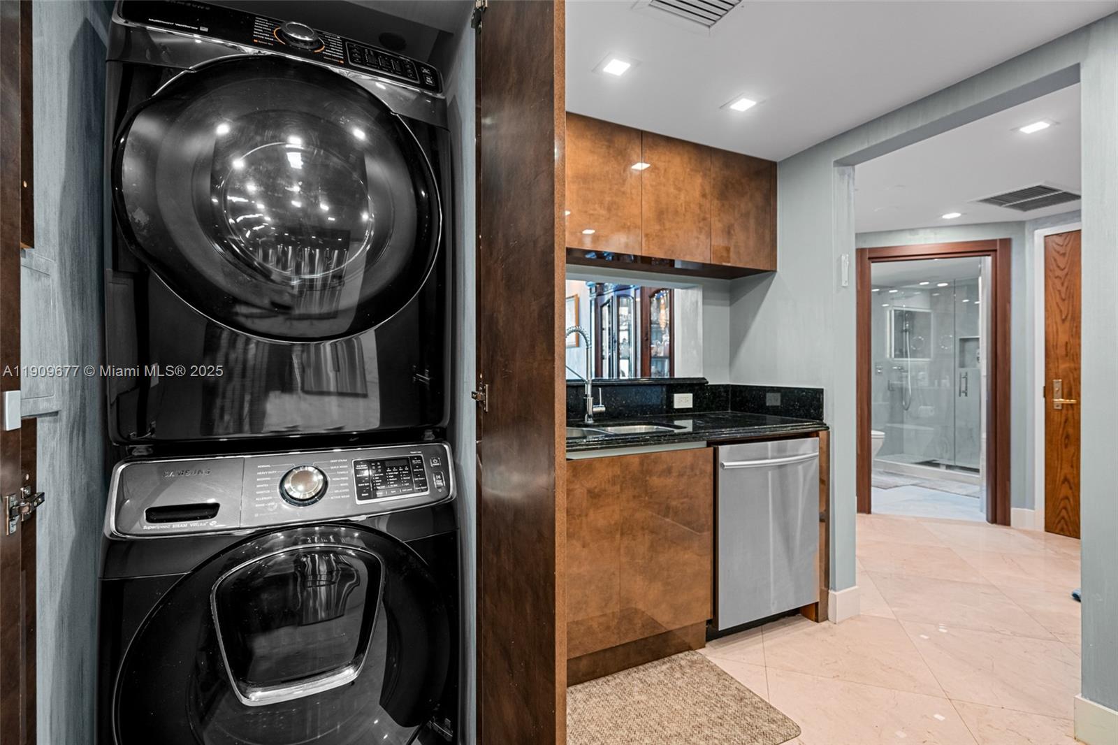 image Solimar Condominium8