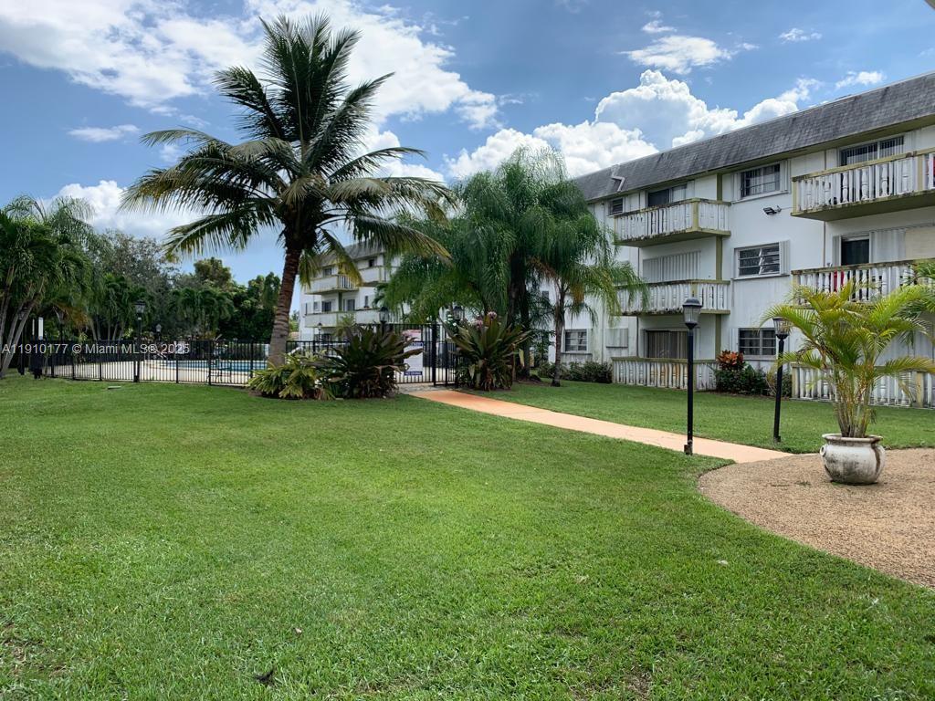 15205 NE 6th Ave #D103