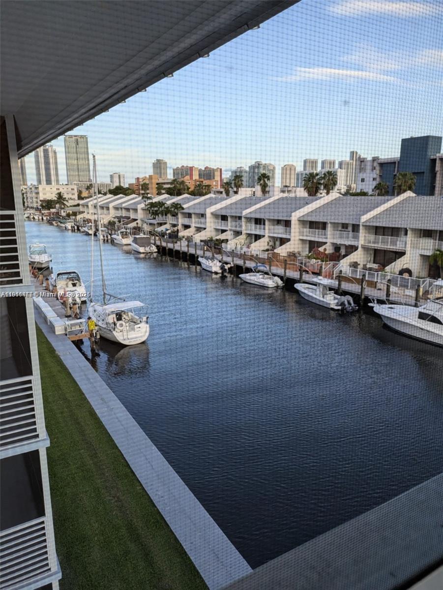 3550 NE 169th St #403