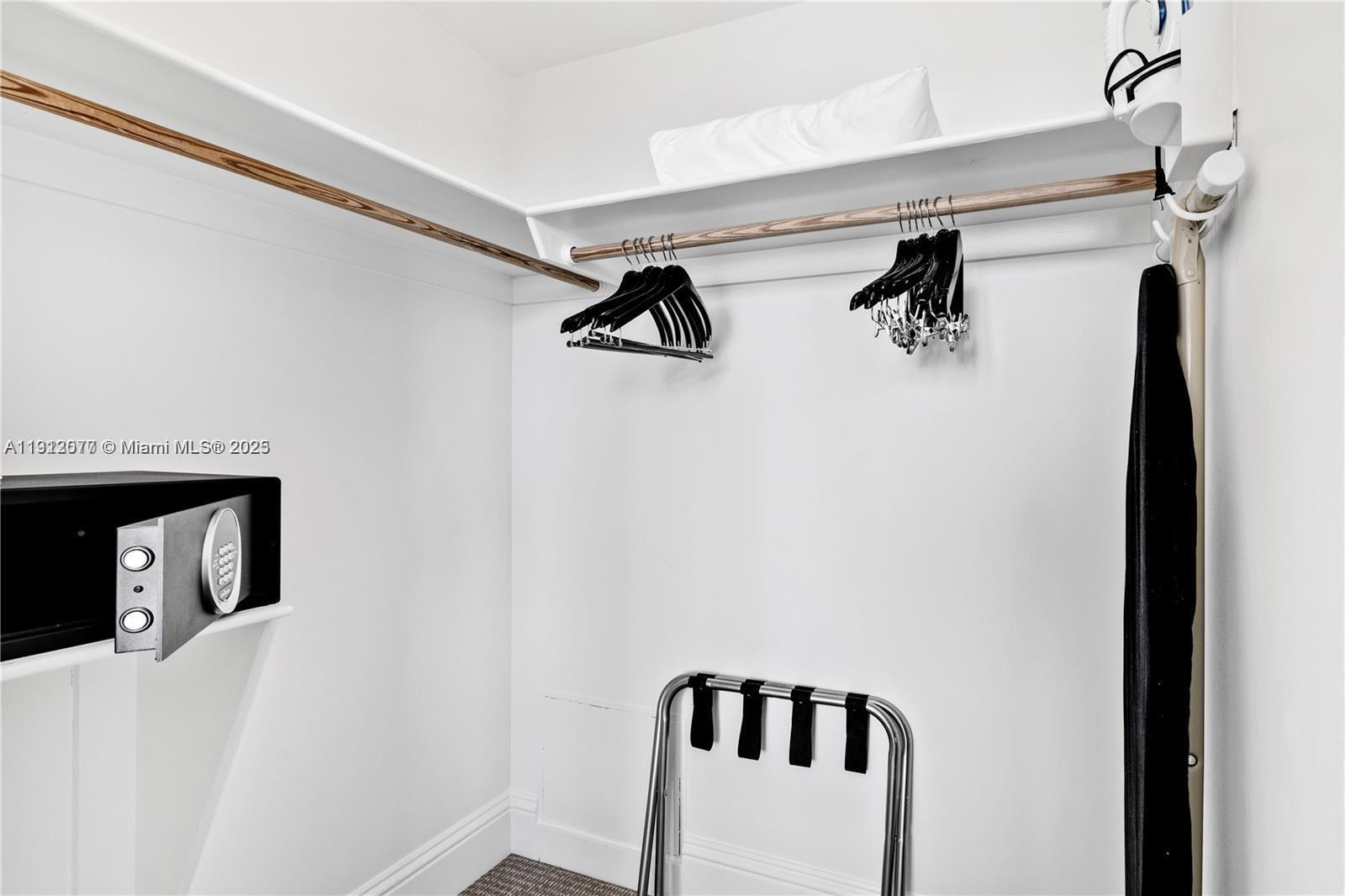 4401 Collins Ave #1604 Miami Beach, FL 33140