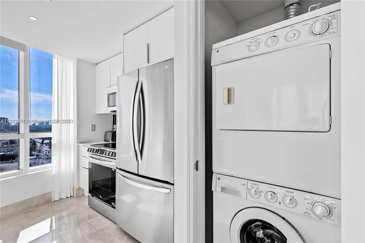 4401 Collins Ave #1604 Miami Beach, FL 33140