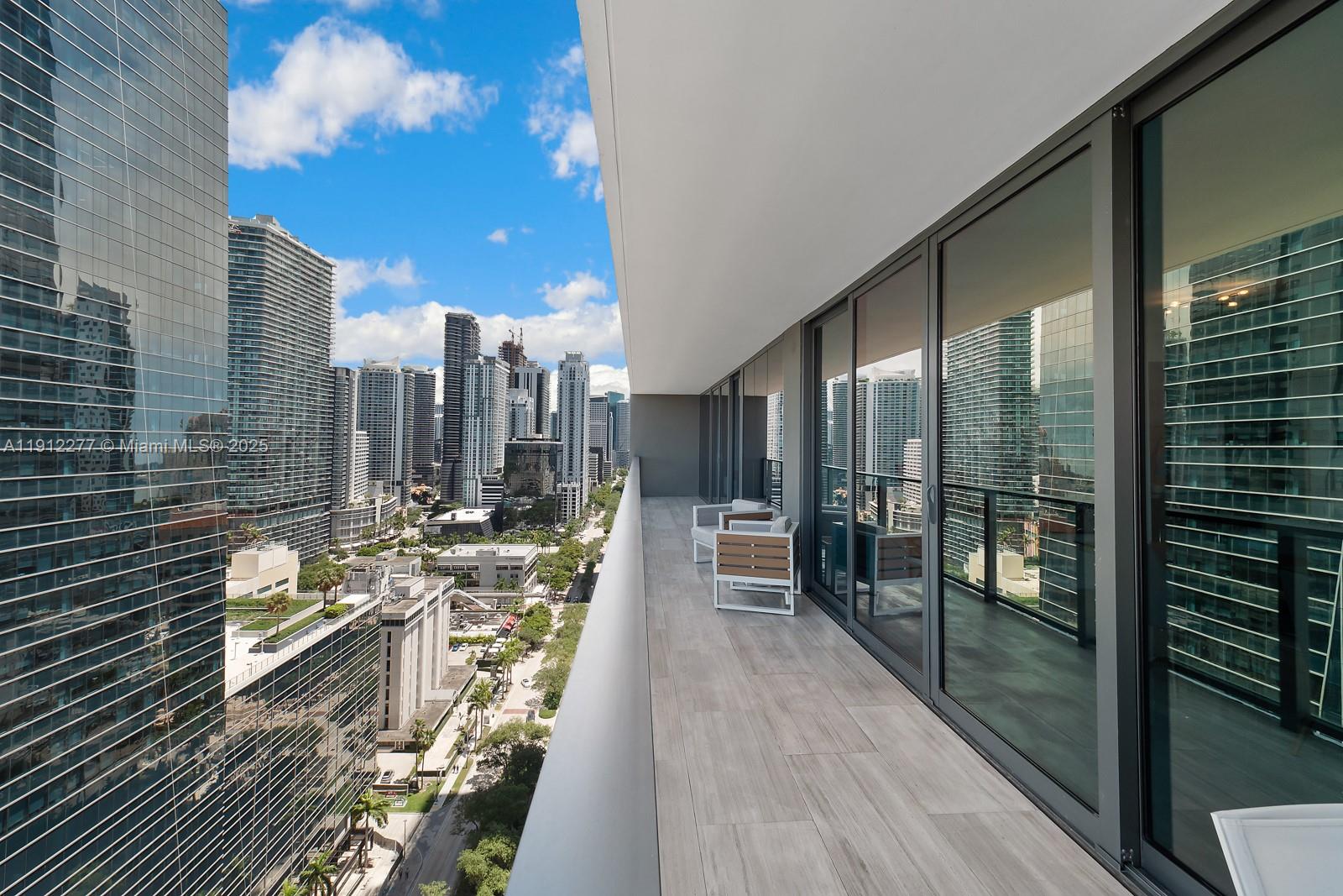 1451 Brickell Ave #2405 Miami, FL 33131