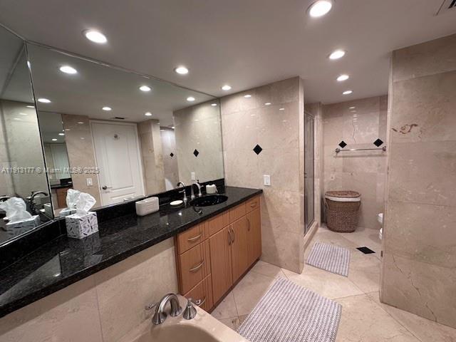 1717 N Bayshore Dr #A-2553 Miami, FL 33132