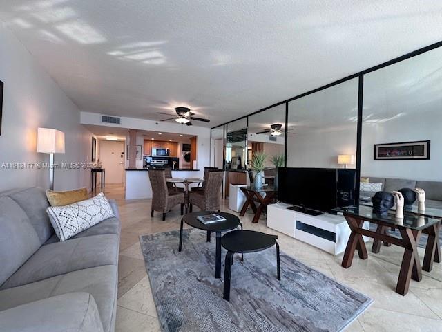 1717 N Bayshore Dr #A-2553 Miami, FL 33132