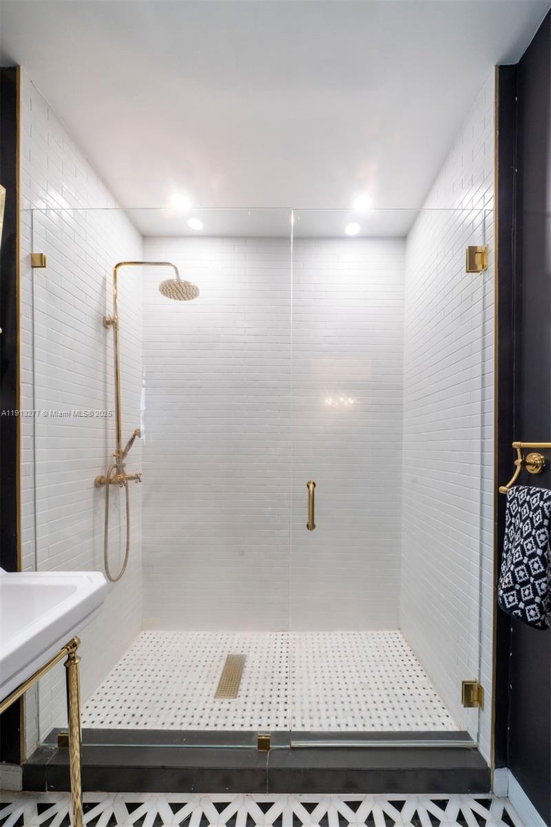 5149 Alton Rd Miami Beach, FL 33140