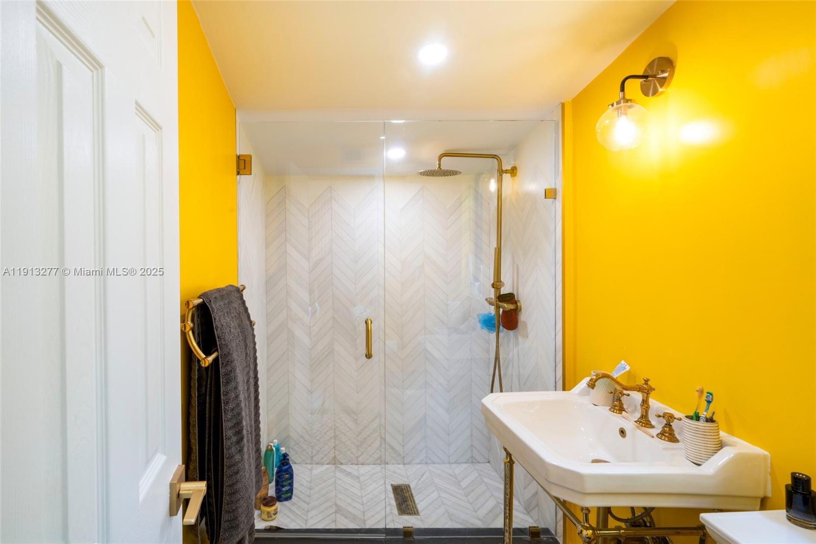 5149 Alton Rd Miami Beach, FL 33140