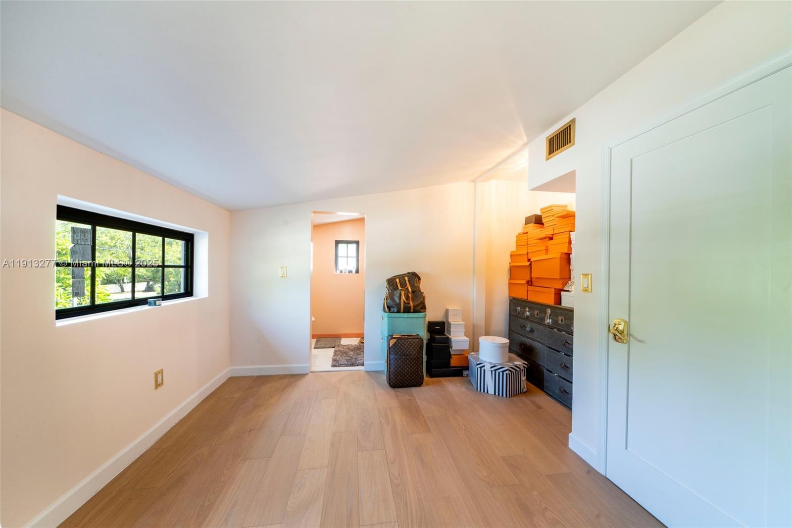 5149 Alton Rd Miami Beach, FL 33140