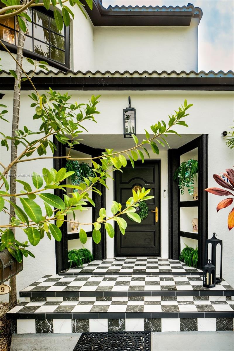 5149 Alton Rd Miami Beach, FL 33140