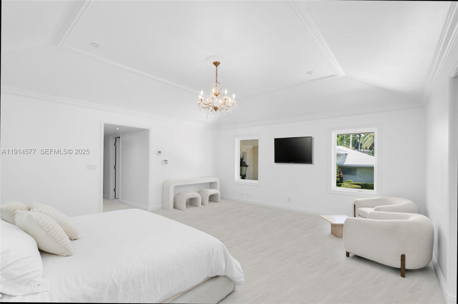 55 La Gorce Cir Miami Beach, FL 33141