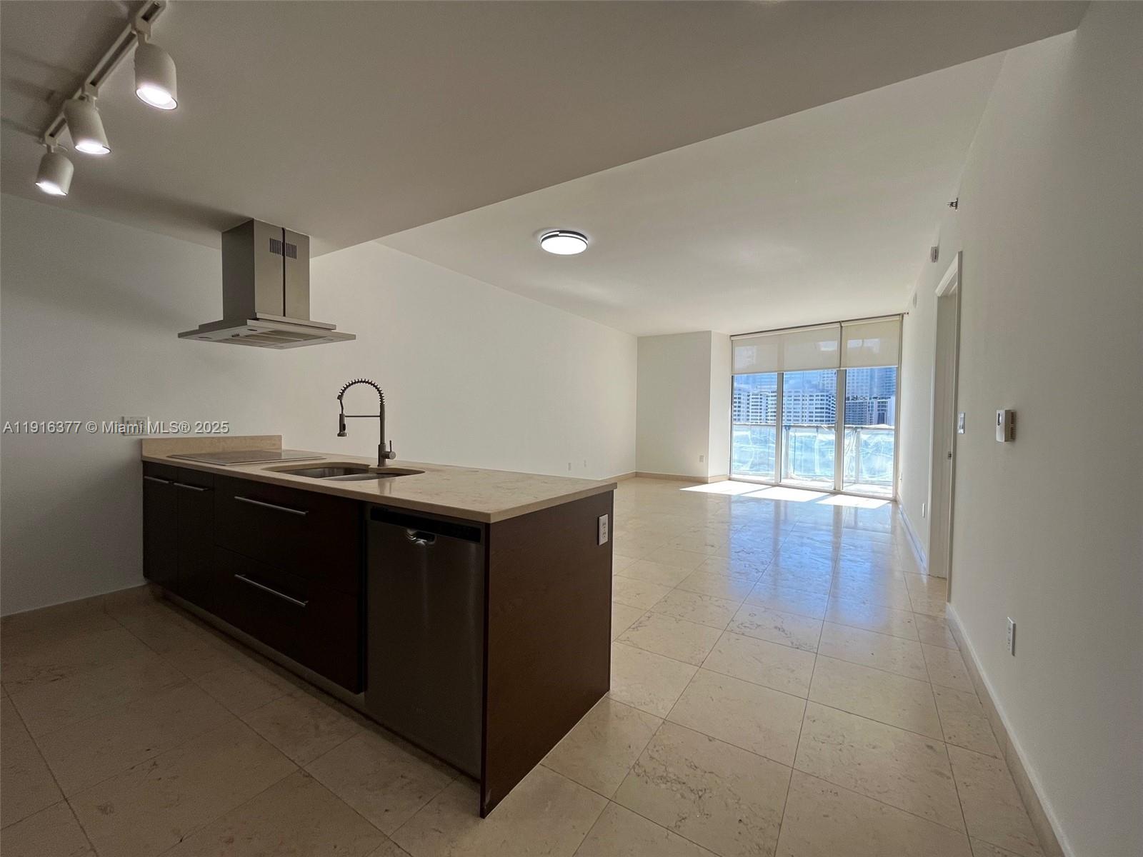 495 Brickell Ave #1207