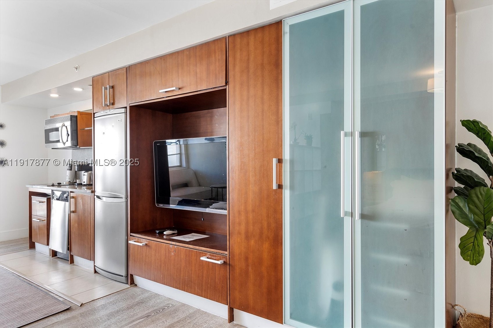 1024 Ocean Dr #A502 Miami Beach, FL 33139