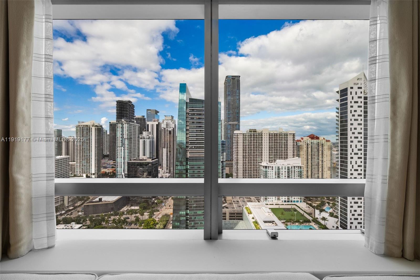 1435 Brickell Ave #3412 Miami, FL 33131