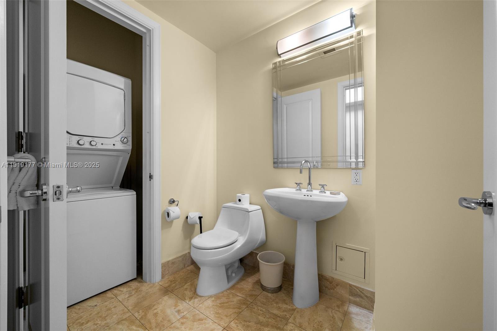 1435 Brickell Ave #3412 Miami, FL 33131