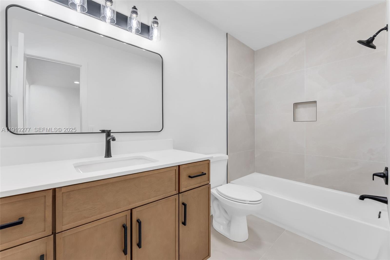 10512 NW 3rd St Pembroke Pines, FL 33026