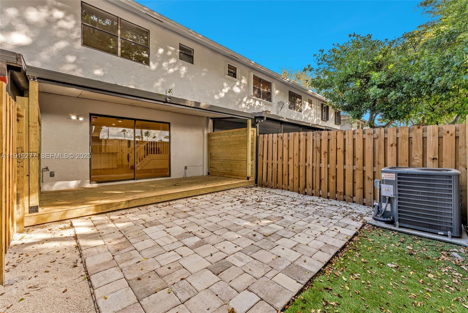 10512 NW 3rd St Pembroke Pines, FL 33026