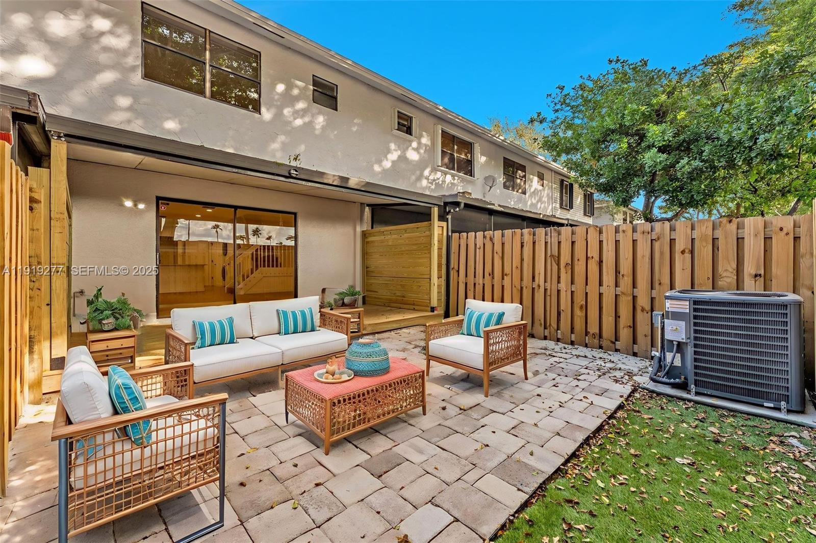 10512 NW 3rd St Pembroke Pines, FL 33026