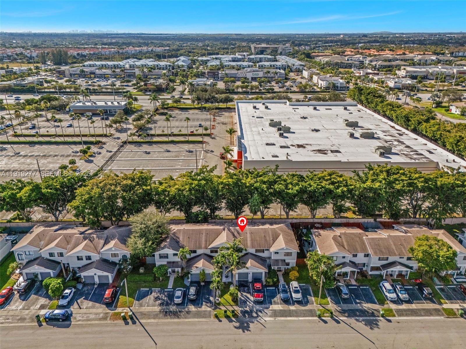 10512 NW 3rd St Pembroke Pines, FL 33026