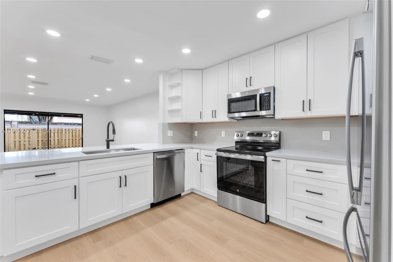 10512 NW 3rd St Pembroke Pines, FL 33026