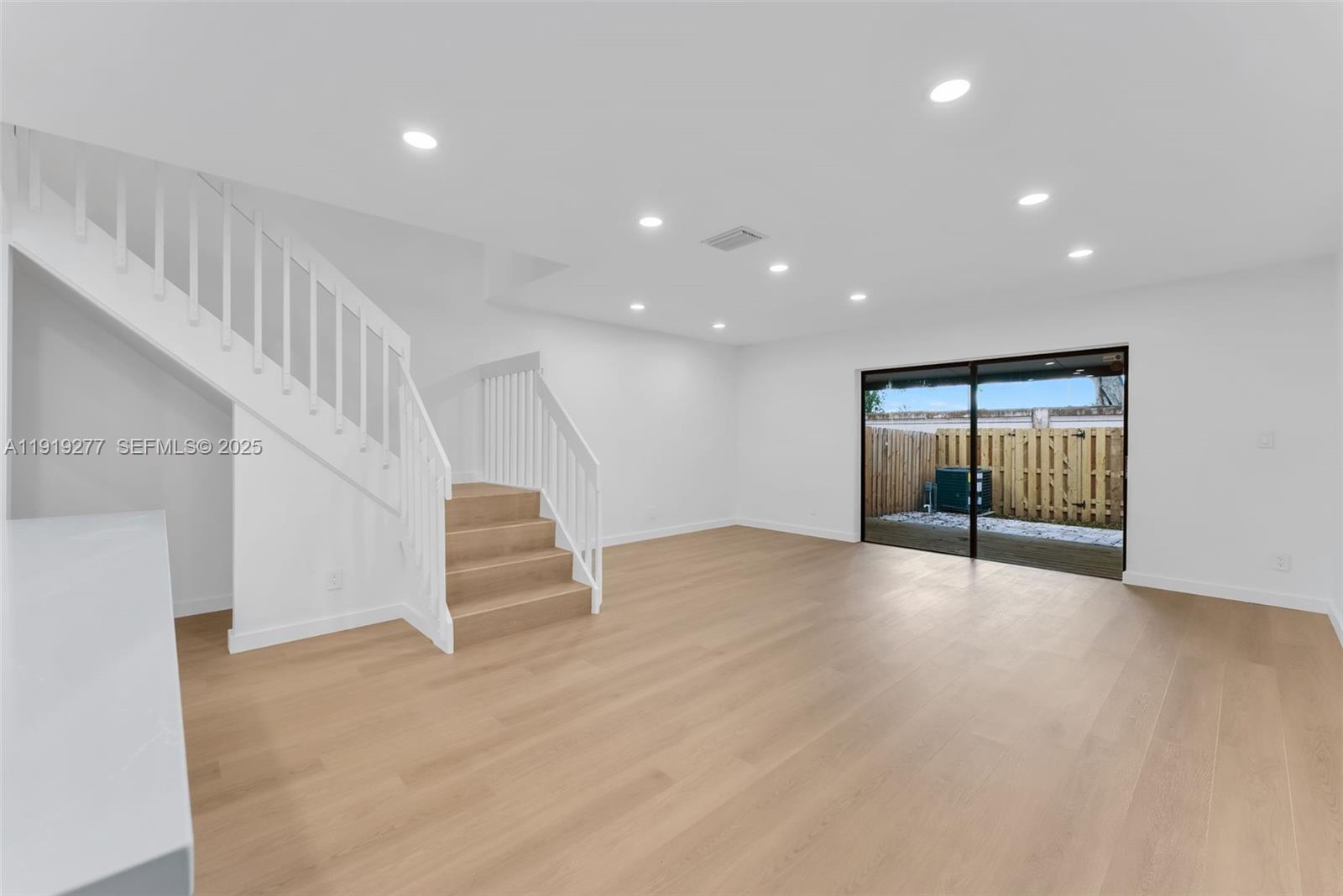 10512 NW 3rd St Pembroke Pines, FL 33026