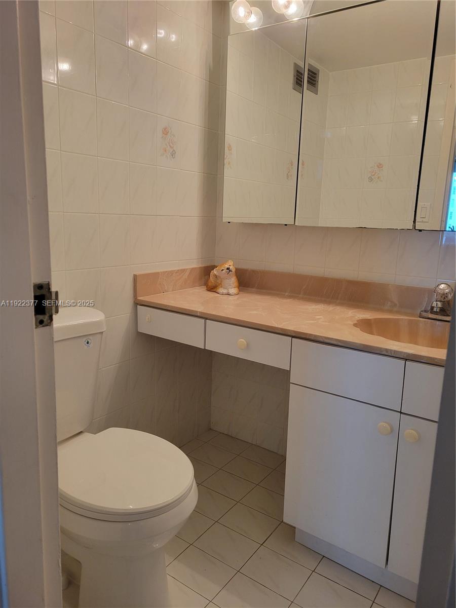 2655 Collins Ave #603 Miami Beach, FL 33140