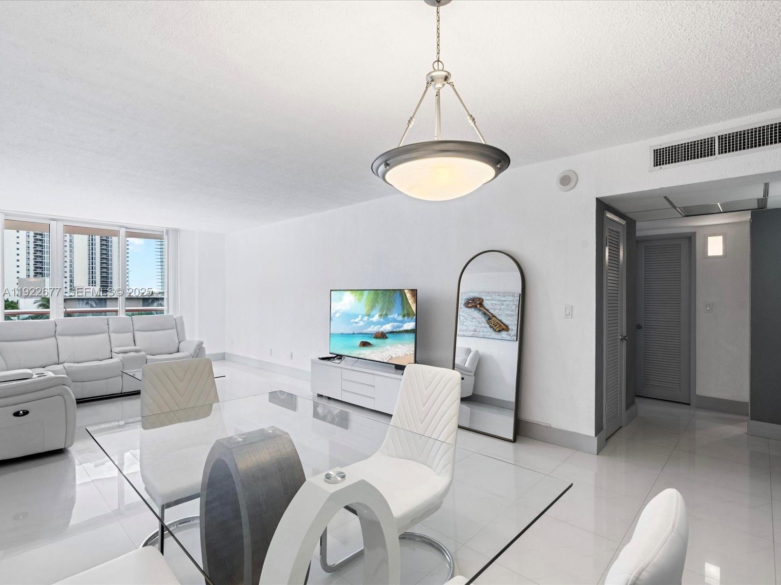 19370 E Collins Ave #625 Sunny Isles Beach, FL 33160