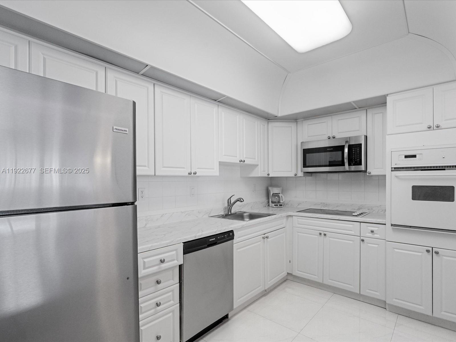 19370 E Collins Ave #625 Sunny Isles Beach, FL 33160