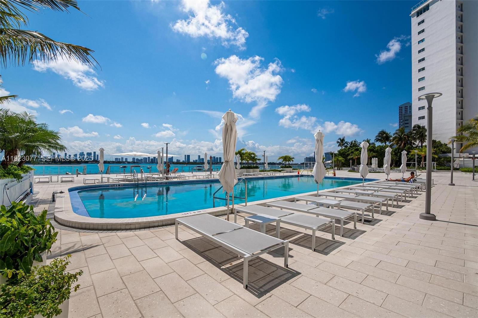 image Mirador 1000 (South Tower)17