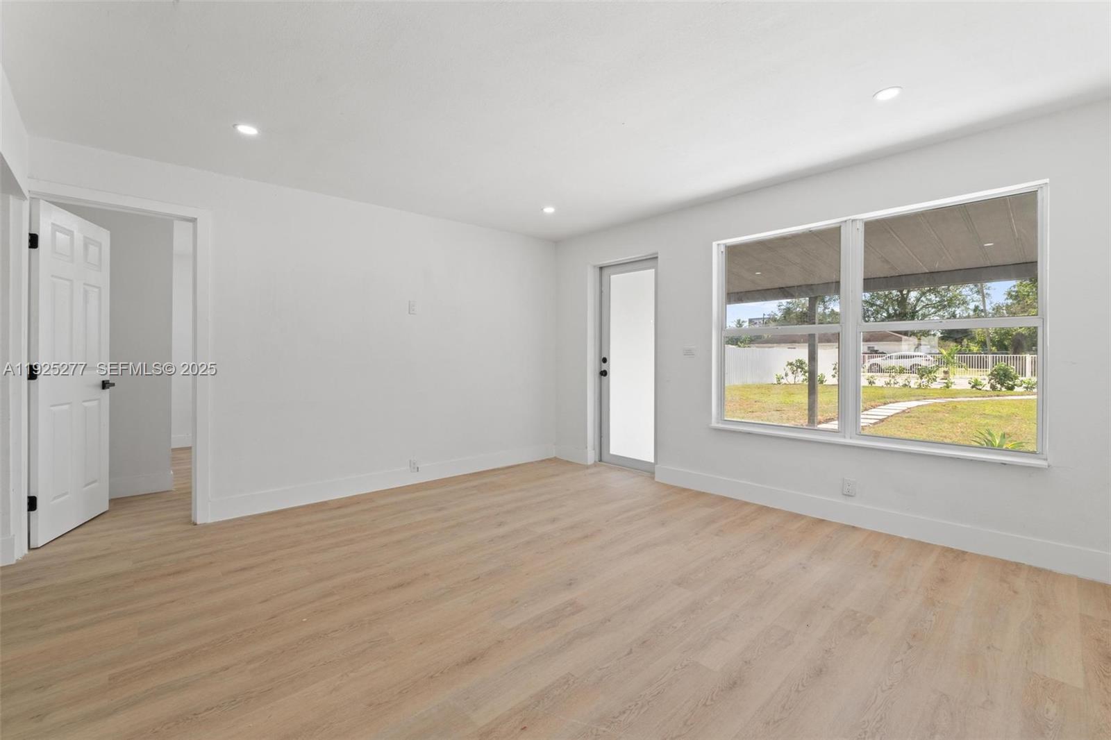 2285 NW 89th St Miami, FL 33147