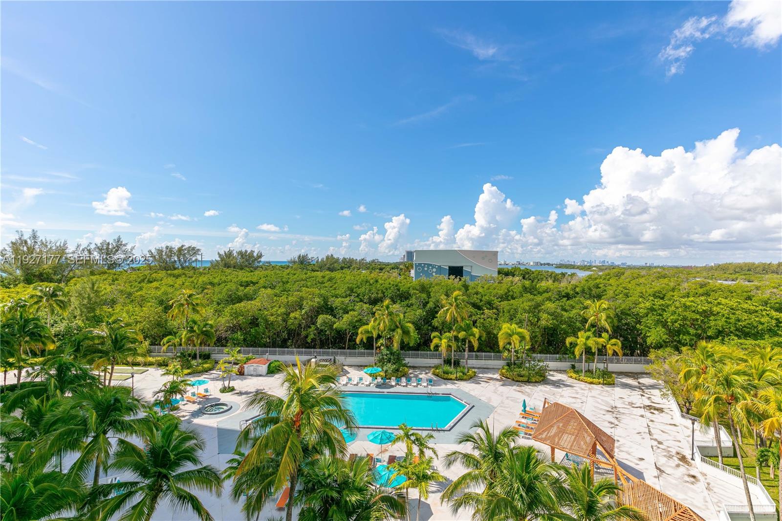 100 Bayview Dr #625 Sunny Isles Beach, FL 33160