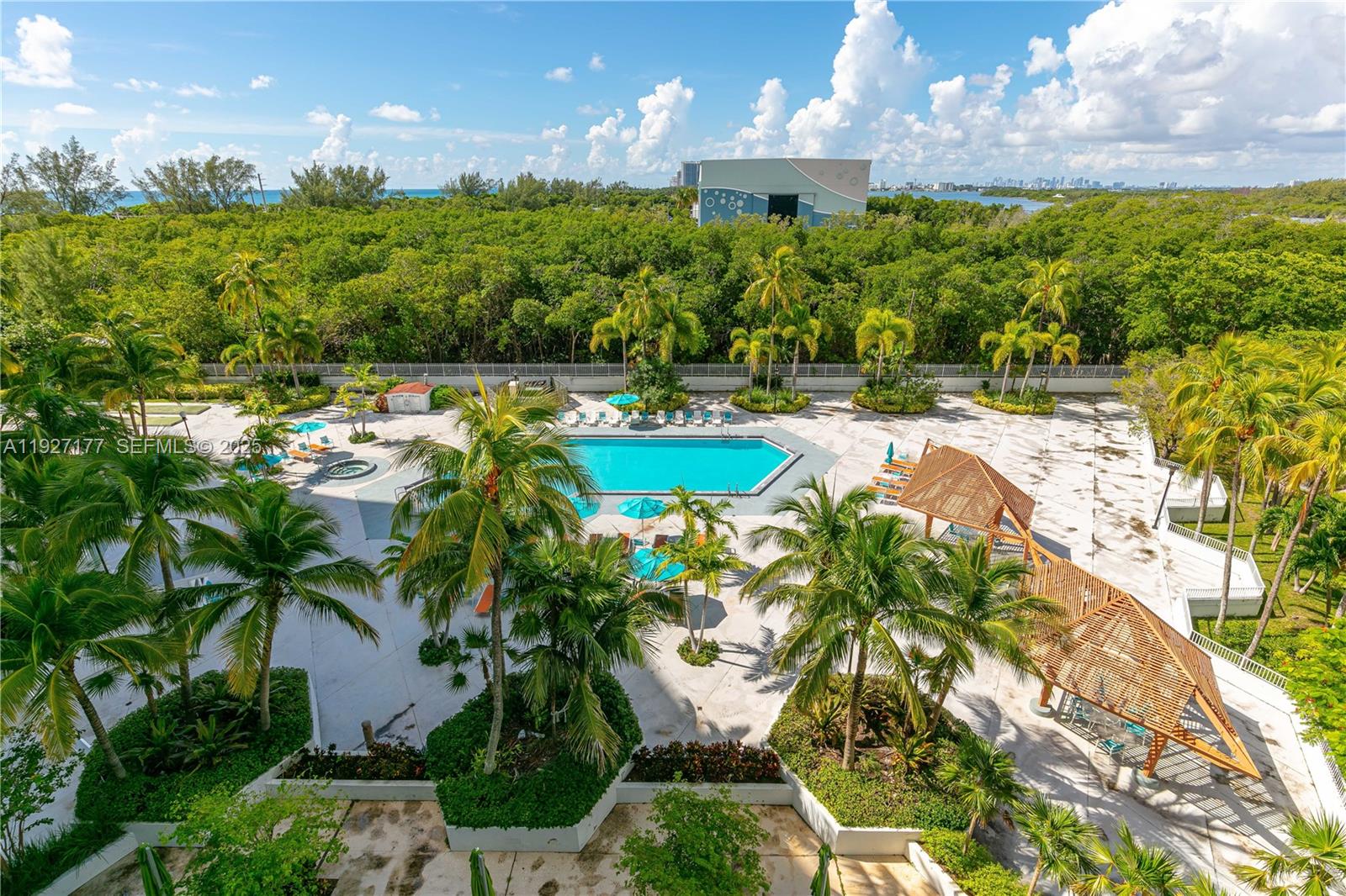 100 Bayview Dr #625 Sunny Isles Beach, FL 33160