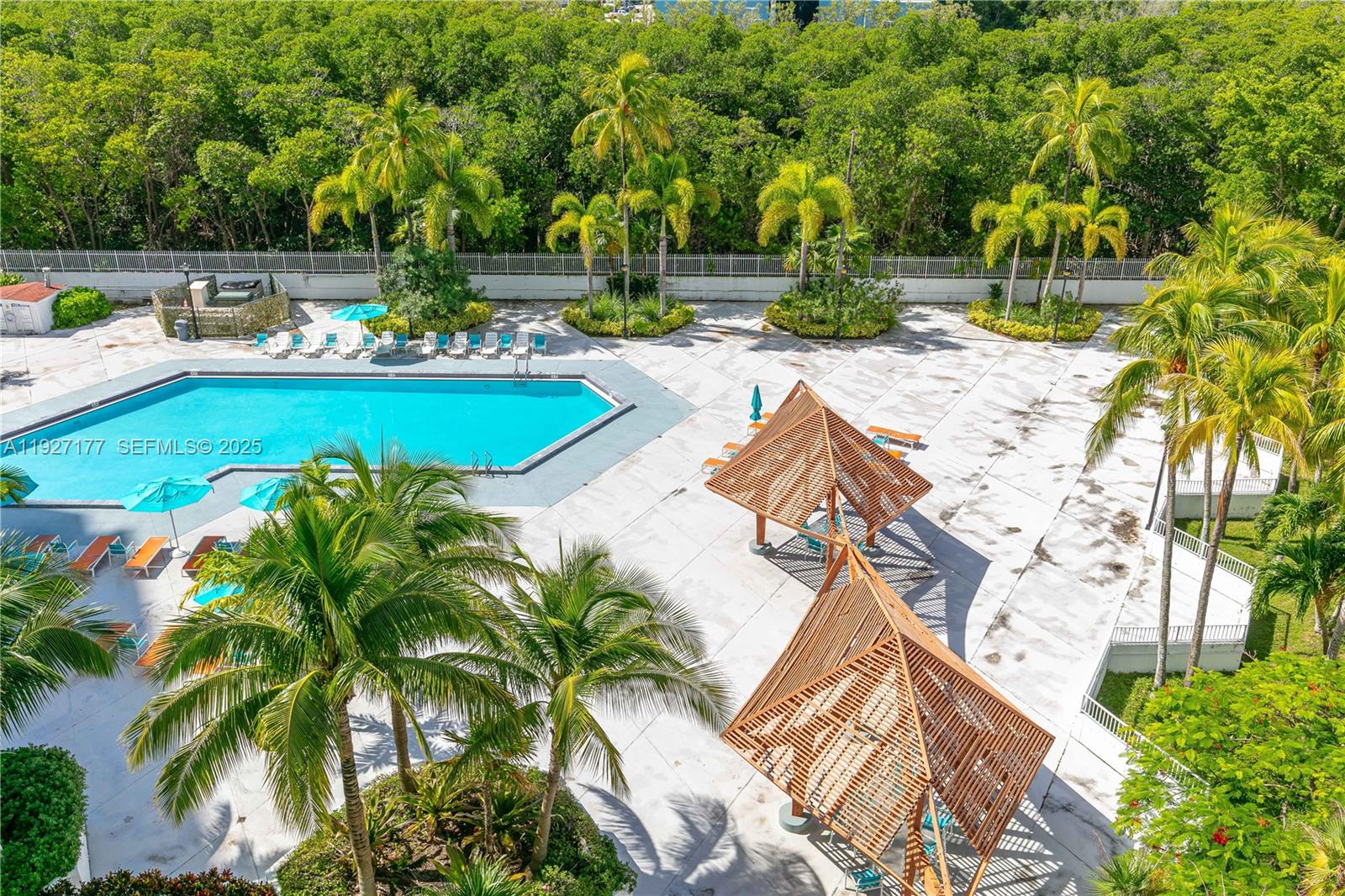 100 Bayview Dr #625 Sunny Isles Beach, FL 33160