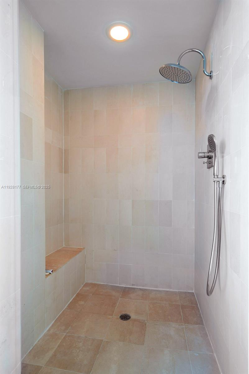 300 S Pointe Dr #1701 Miami Beach, FL 33139