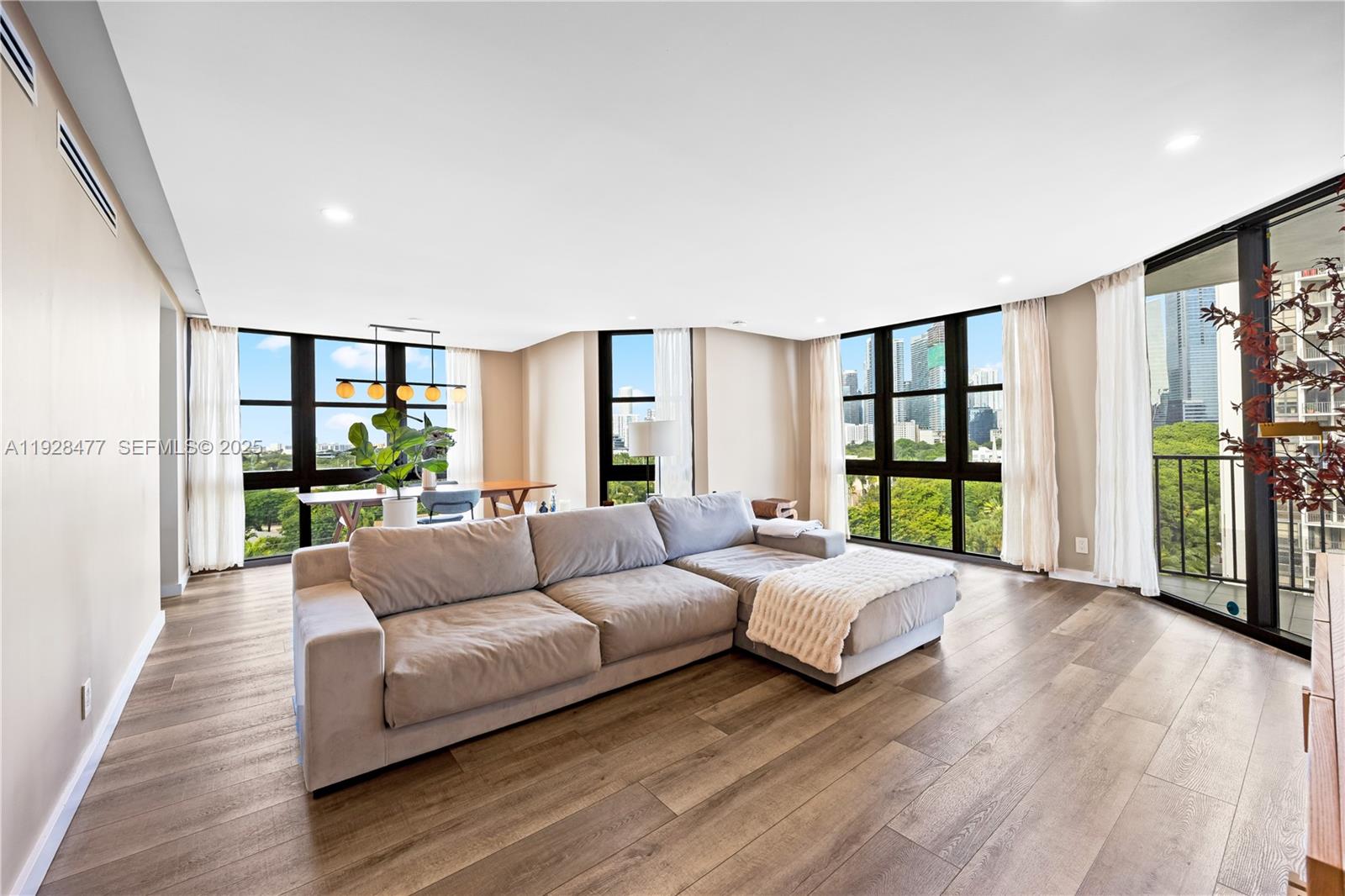 1915 Brickell Ave #1001 Miami, FL 33129