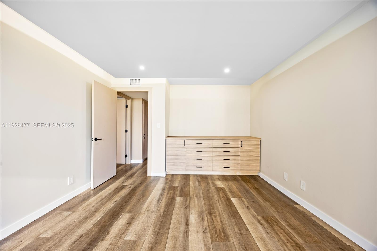 1915 Brickell Ave #1001 Miami, FL 33129