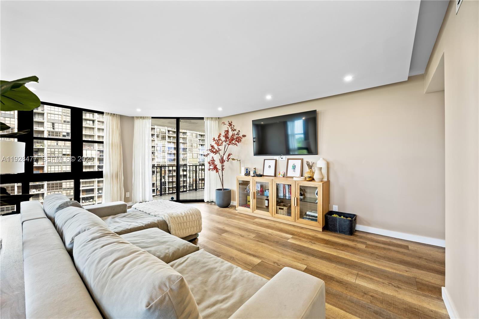 1915 Brickell Ave #1001 Miami, FL 33129