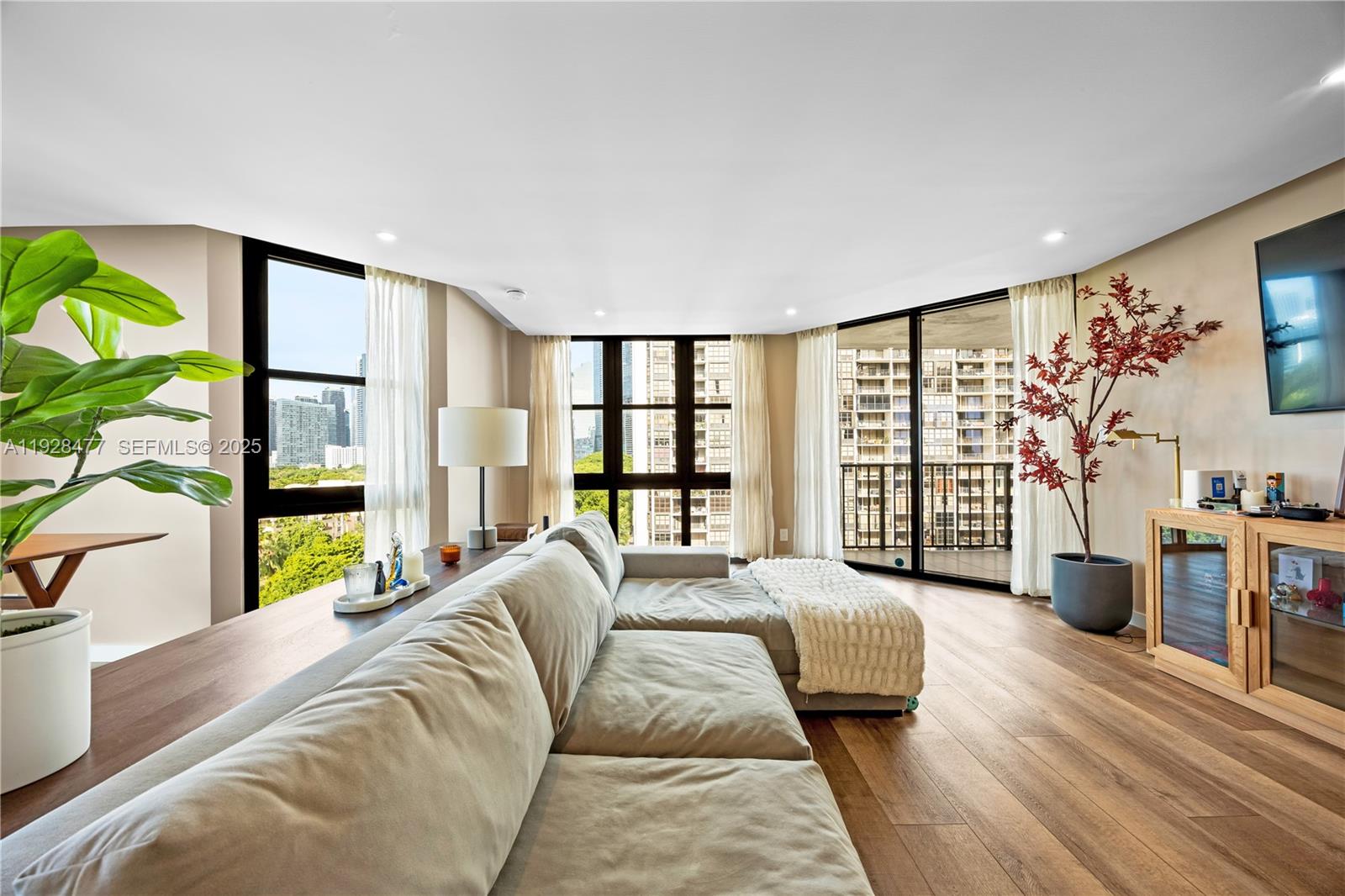 1915 Brickell Ave #1001 Miami, FL 33129