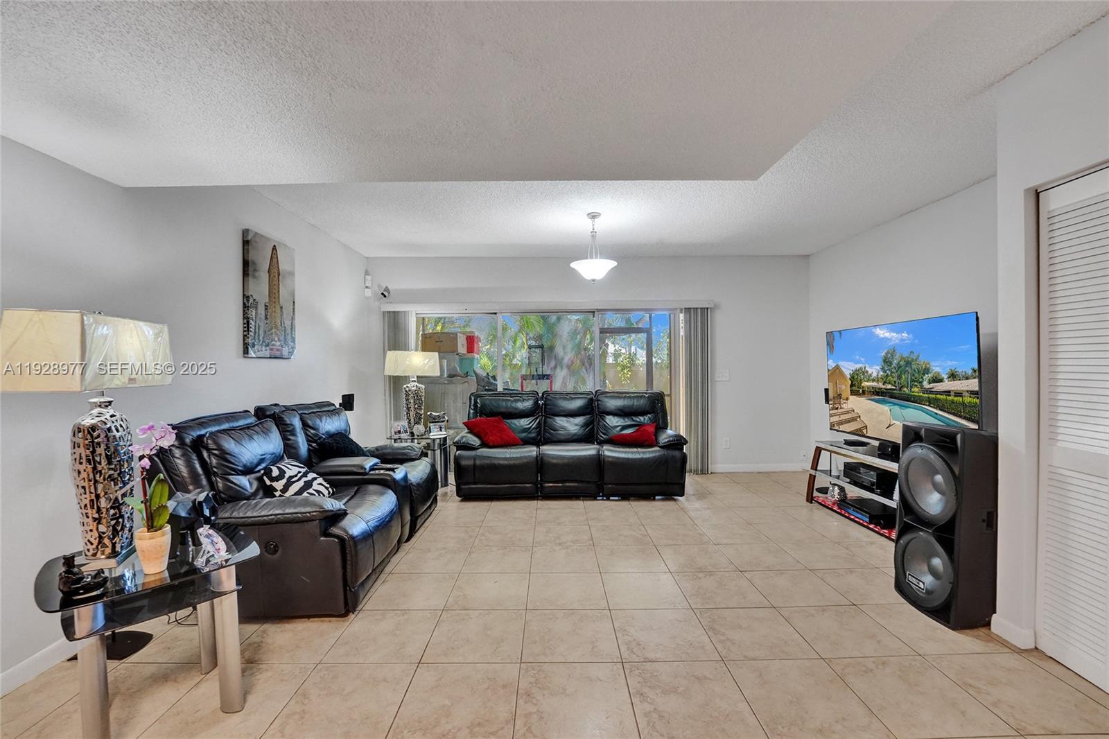 3592 NW 83rd Ln Sunrise, FL 33351