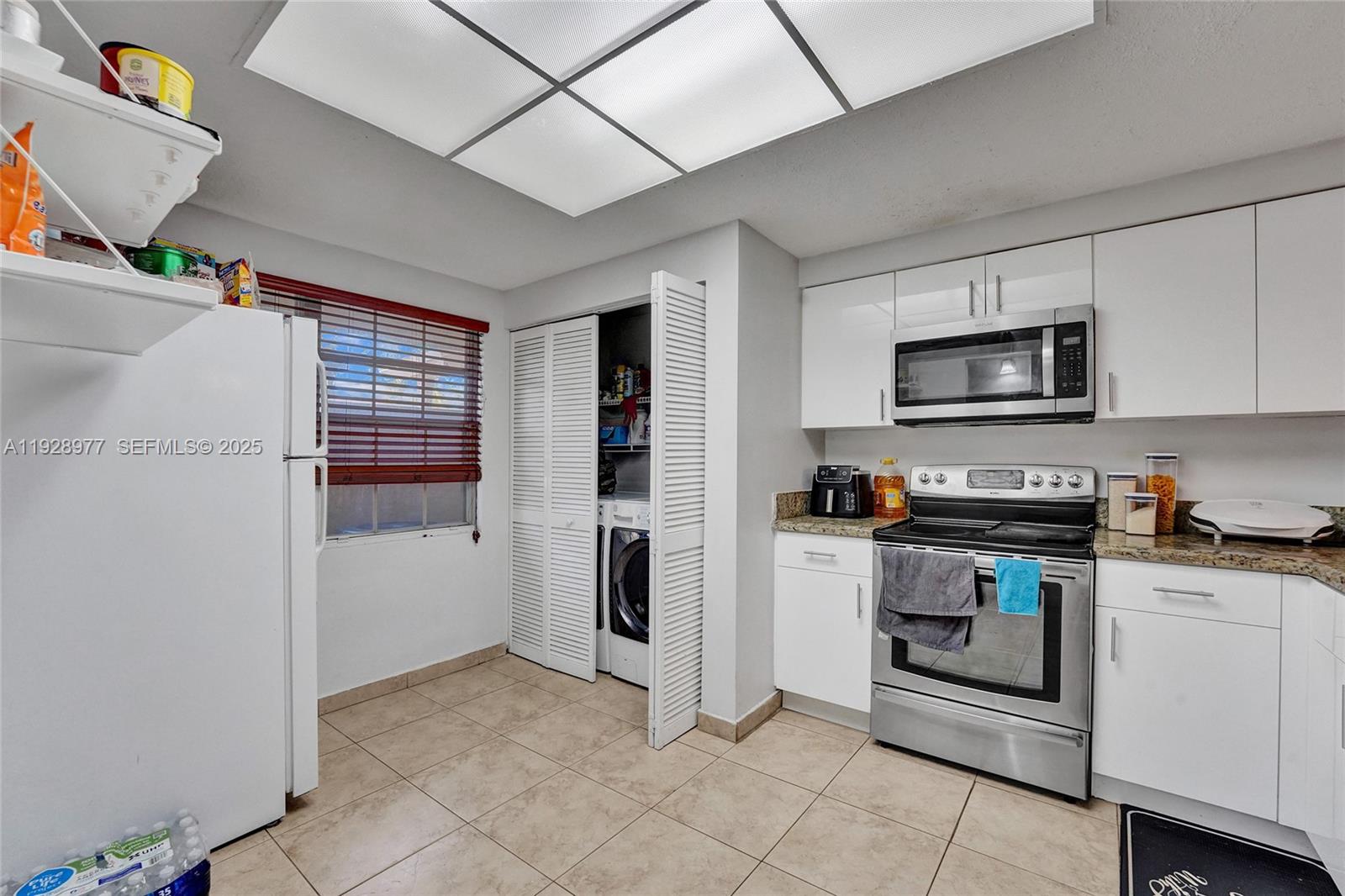 3592 NW 83rd Ln Sunrise, FL 33351