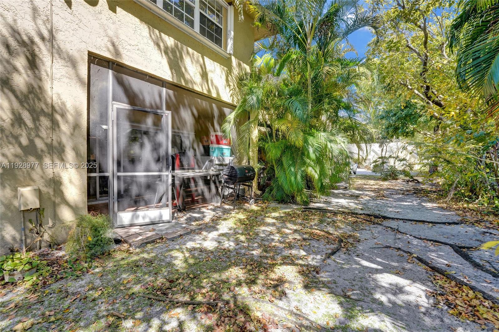 3592 NW 83rd Ln Sunrise, FL 33351